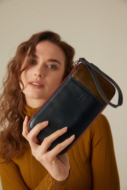 Full-Grain Leather RFID Wristlet