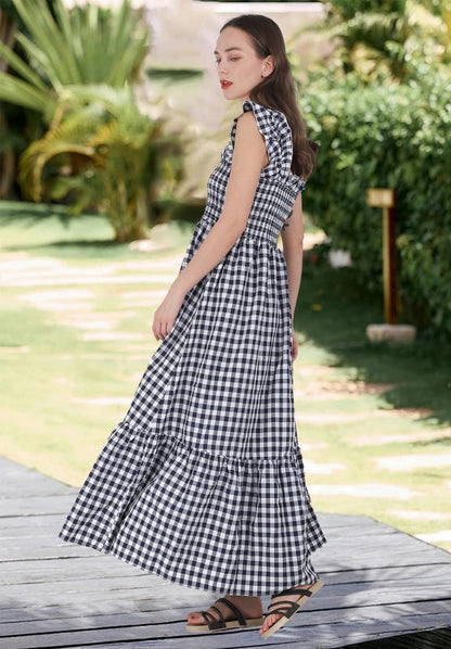 Chouyatou Retro Plaid Smocked Dress